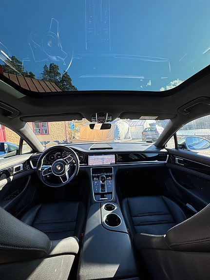 Porsche Panamera 4 10 of 21
