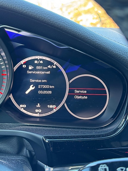 Porsche Panamera 4 15 of 21