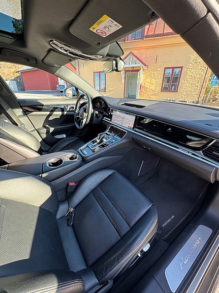 Porsche Panamera 4 12 of 21