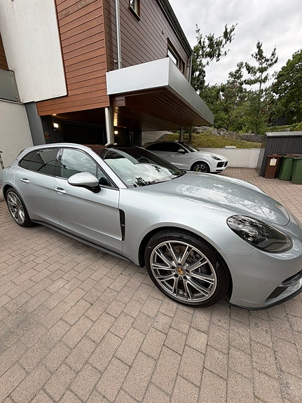 Porsche Panamera 4 19 of 21