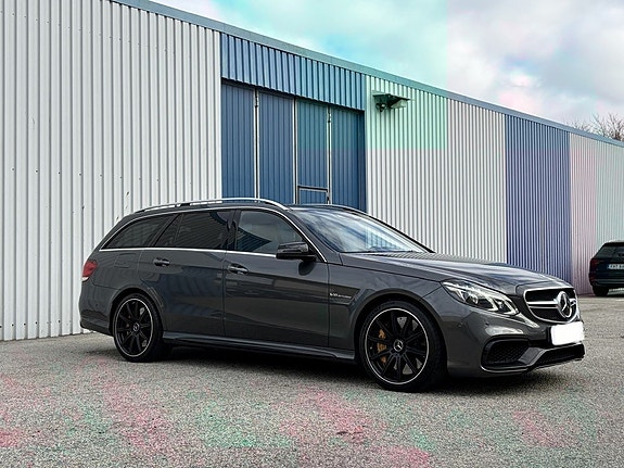 Mercedes-Benz E63 4 of 26
