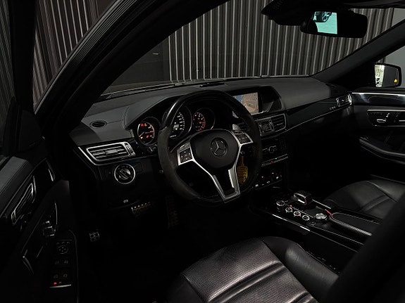 Mercedes-Benz E63 14 of 26