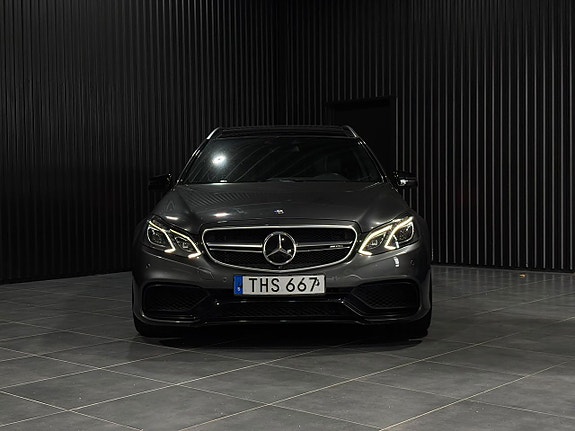 Mercedes-Benz E63 2 of 26