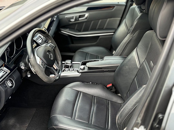 Mercedes-Benz E63 14 of 26