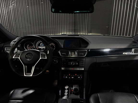 Mercedes-Benz E63 16 of 26