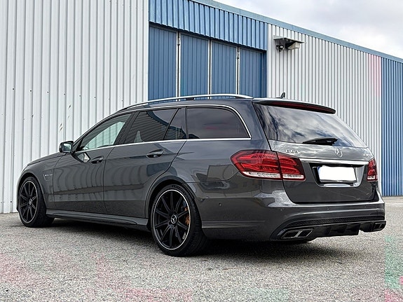 Mercedes-Benz E63 8 of 26