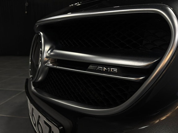 Mercedes-Benz E63 11 of 26