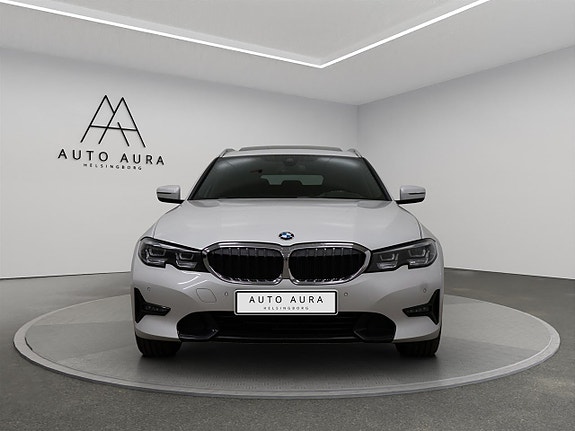 BMW 330d 2 of 24