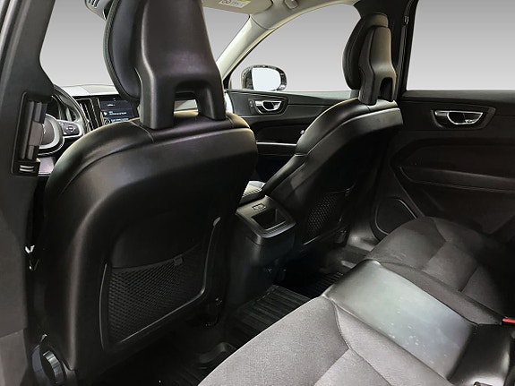 Volvo XC60 12 of 18