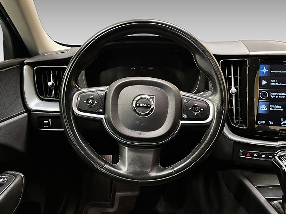 Volvo XC60 14 of 18
