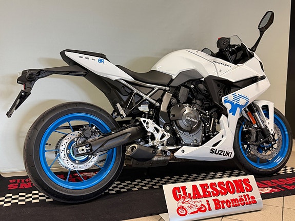Suzuki GSX-8R 3 of 5