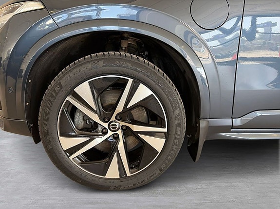 Volvo XC90 8 of 21