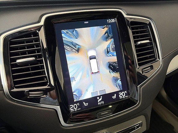 Volvo XC90 15 of 21