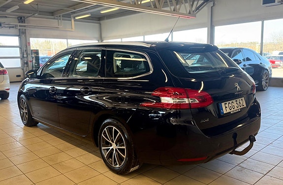 Peugeot 308 SW 4 of 5