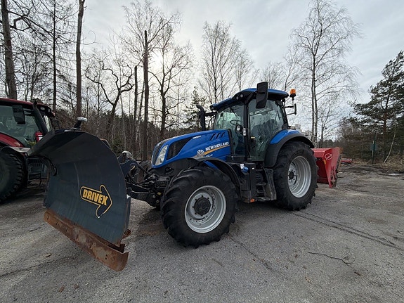 Traktor New Holland T6 145 M -2023 via auktion