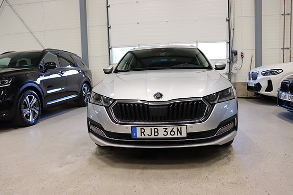 Skoda Octavia 2 of 5