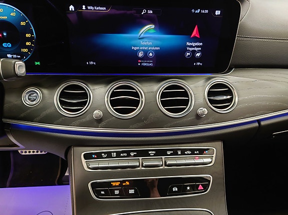 Mercedes-Benz E300 17 of 21