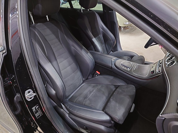 Mercedes-Benz E300 12 of 21