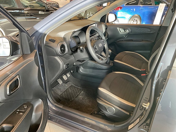 Hyundai i10 7 of 12