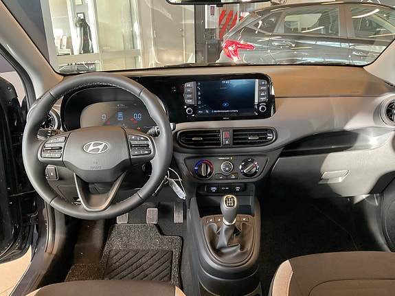 Hyundai i10 10 of 12