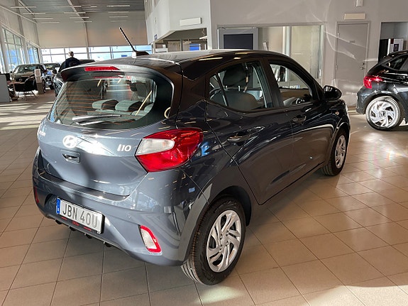 Hyundai i10 4 of 12