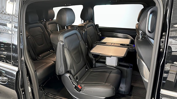 Mercedes-Benz V300 d 5 of 5