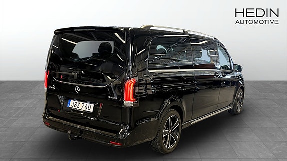 Mercedes-Benz V300 d 2 of 5