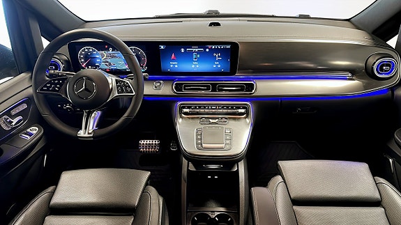 Mercedes-Benz V300 d 4 of 5