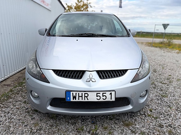 Mitsubishi Grandis 12 of 13