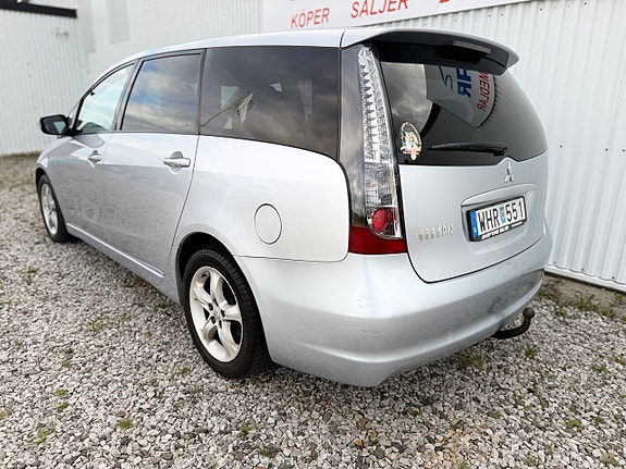Mitsubishi Grandis 3 of 13