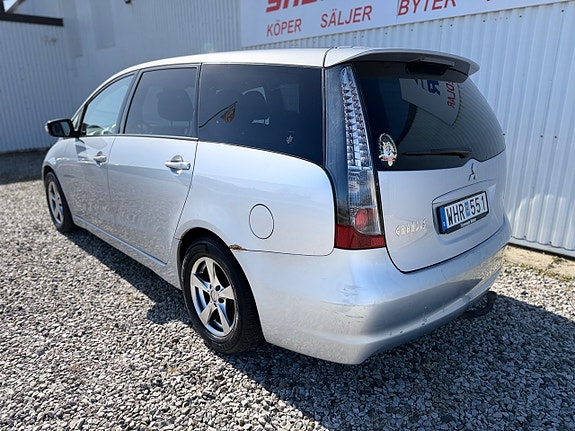 Mitsubishi Grandis 3 of 5