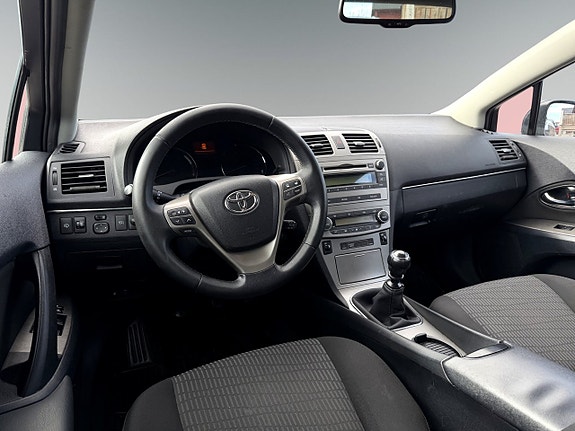 Toyota Avensis 6 of 9
