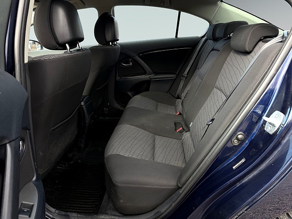 Toyota Avensis 8 of 9