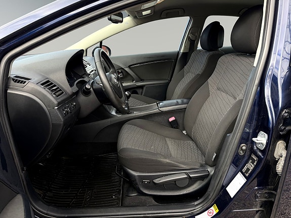 Toyota Avensis 5 of 5