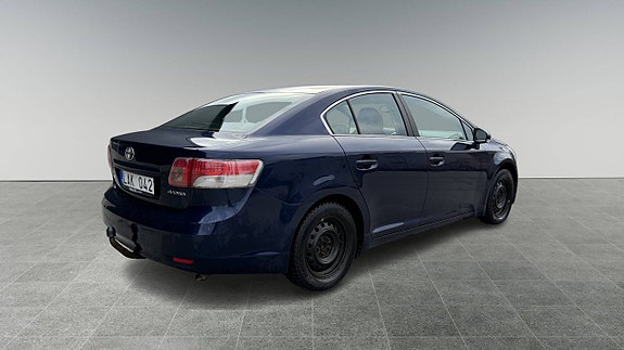 Toyota Avensis 3 of 5