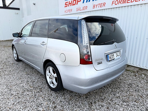 Mitsubishi Grandis 3 of 5
