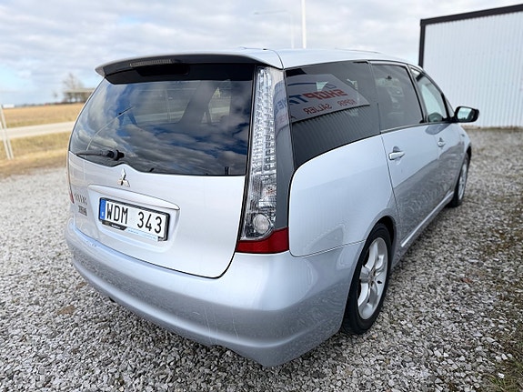 Mitsubishi Grandis 4 of 5