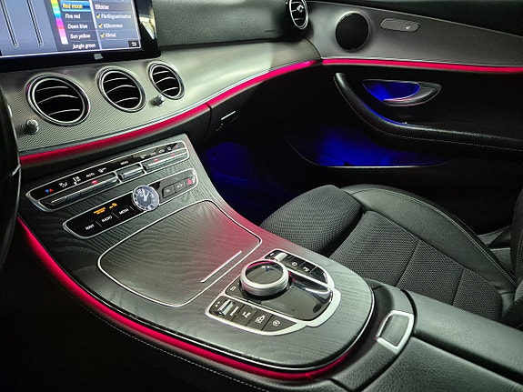 Mercedes-Benz E200 13 of 23