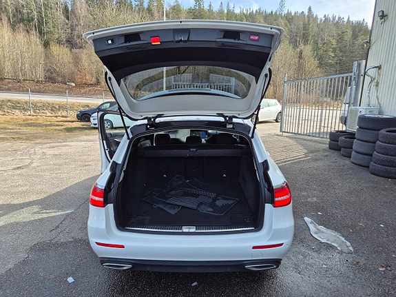Mercedes-Benz E200 9 of 23