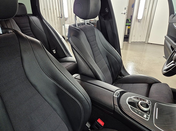 Mercedes-Benz E200 15 of 23