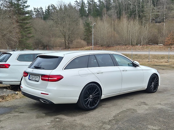 Mercedes-Benz E200 5 of 5