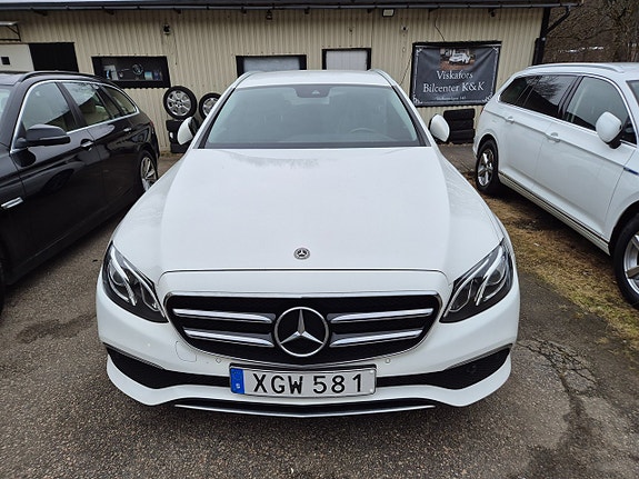 Mercedes-Benz E200 7 of 23