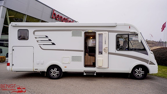 Hymer B 678 CL | Långbäddar | Automat | ALDE 4 of 21