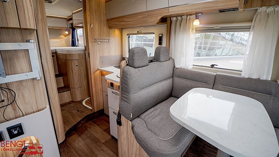 Hymer B 678 CL | Långbäddar | Automat | ALDE 10 of 21