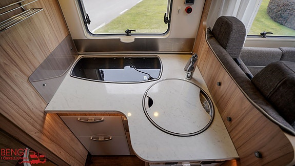 Hymer B 678 CL | Långbäddar | Automat | ALDE 11 of 21