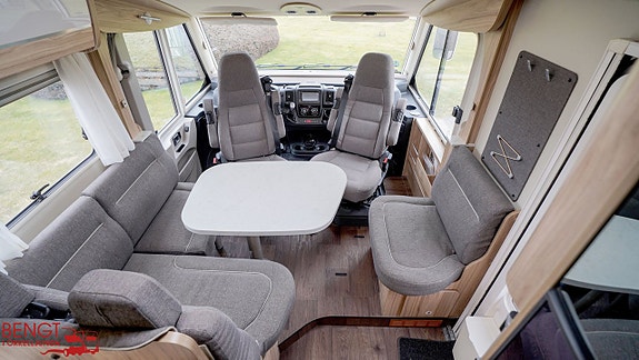 Hymer B 678 CL | Långbäddar | Automat | ALDE 6 of 21