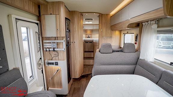 Hymer B 678 CL | Långbäddar | Automat | ALDE 9 of 21