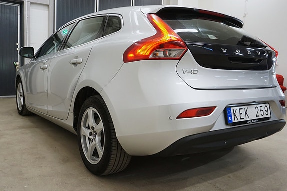 Volvo V40 7 of 27