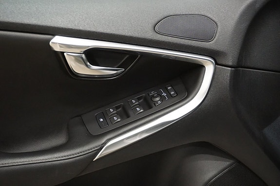 Volvo V40 14 of 27