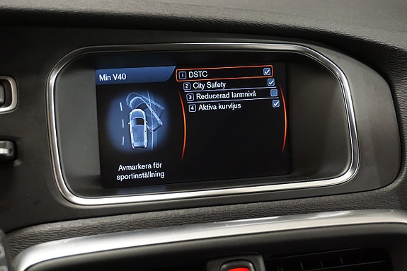 Volvo V40 23 of 27